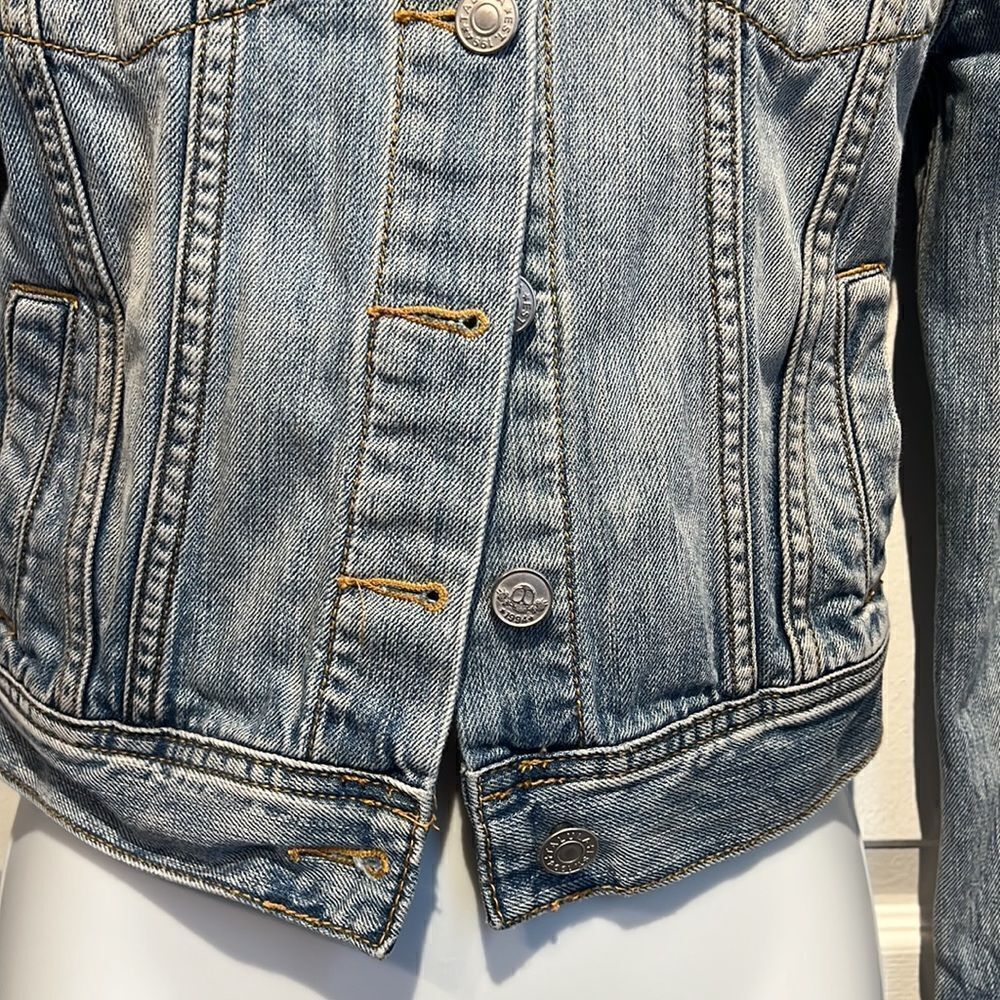 Talula Light Wash Jean Jacket Size X-Small - Picture 3 of 12